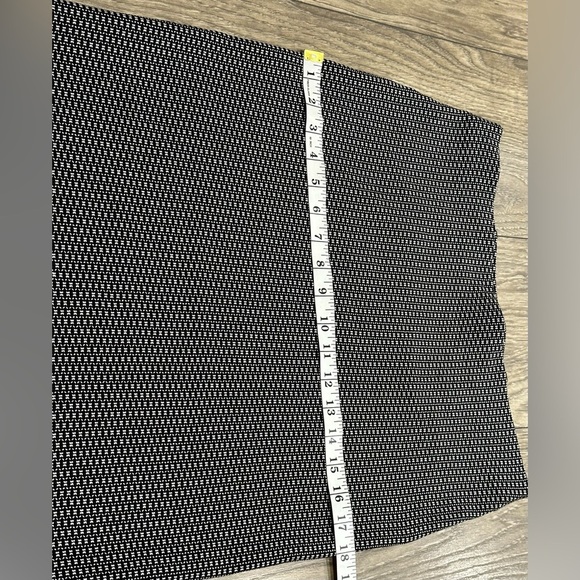 ✨ Black & White Loft Midi Skirt – Size Medium (NWOT) ✨ - Picture 6 of 10